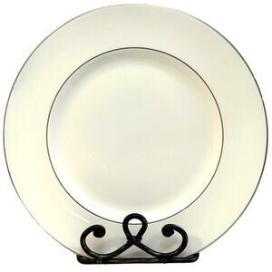 Wedgwood Platinum Signet Dinner Plate